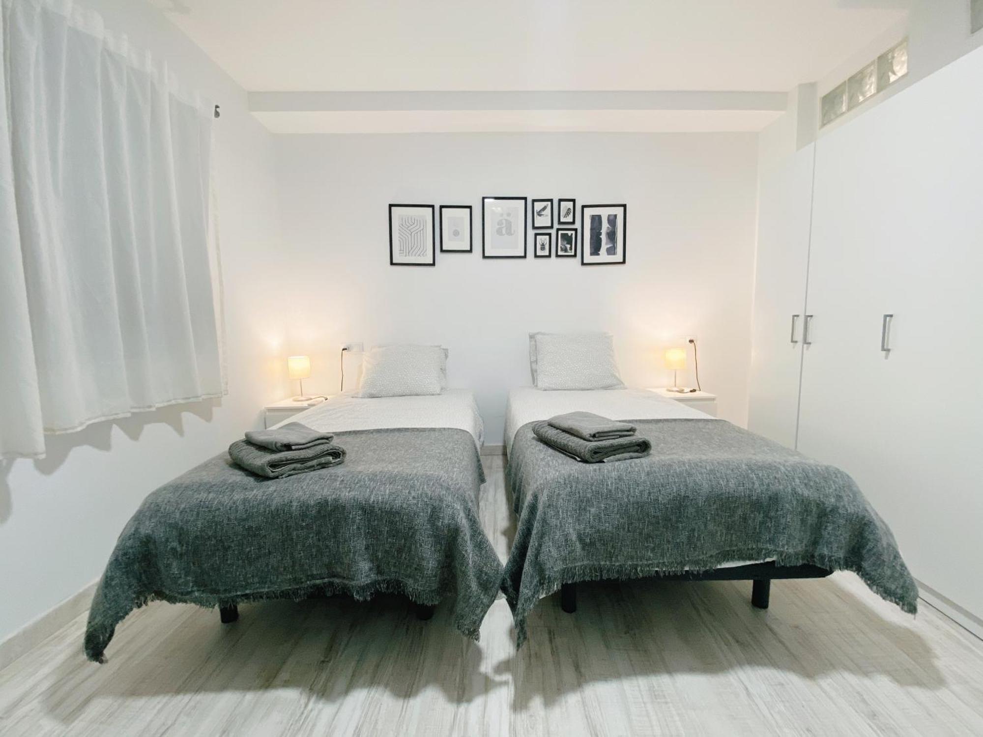 Gmc Turistics - Great Apartment For Groups & Families Малага Экстерьер фото